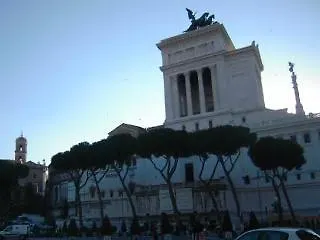 Il Grillo Ai Fori Romani * Roma