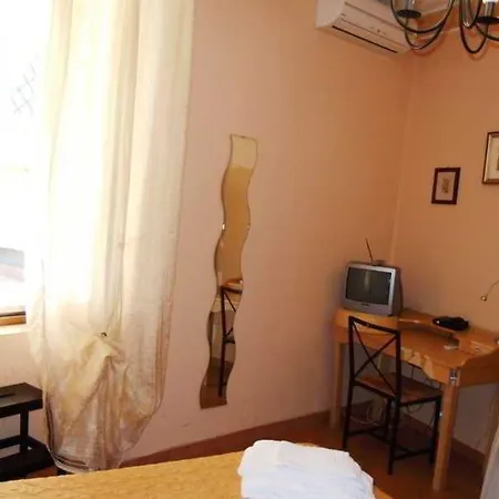 Il Grillo Ai Fori Romani 5*