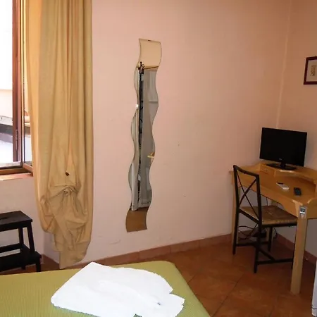 Hotel Il Grillo Ai Fori Romani 5*