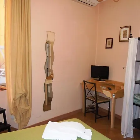Il Grillo Ai Fori Romani 5*