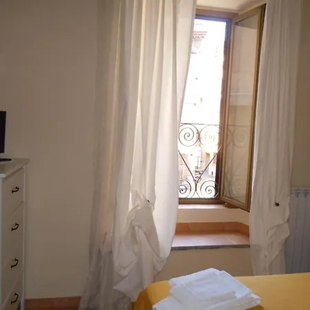 Il Grillo Ai Fori Romani 5* Rome