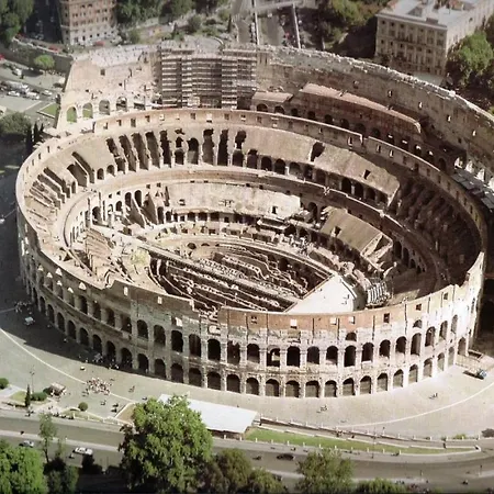 Il Grillo Ai Fori Romani