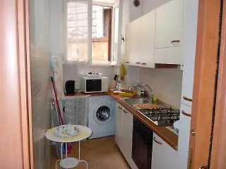 Hotel Il Grillo Ai Fori Romani 5*